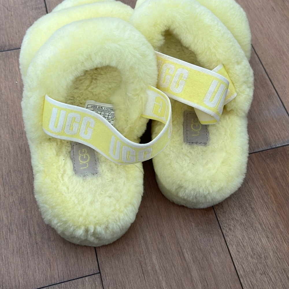 UGG oh yeah slippers - Picture 5 of 7